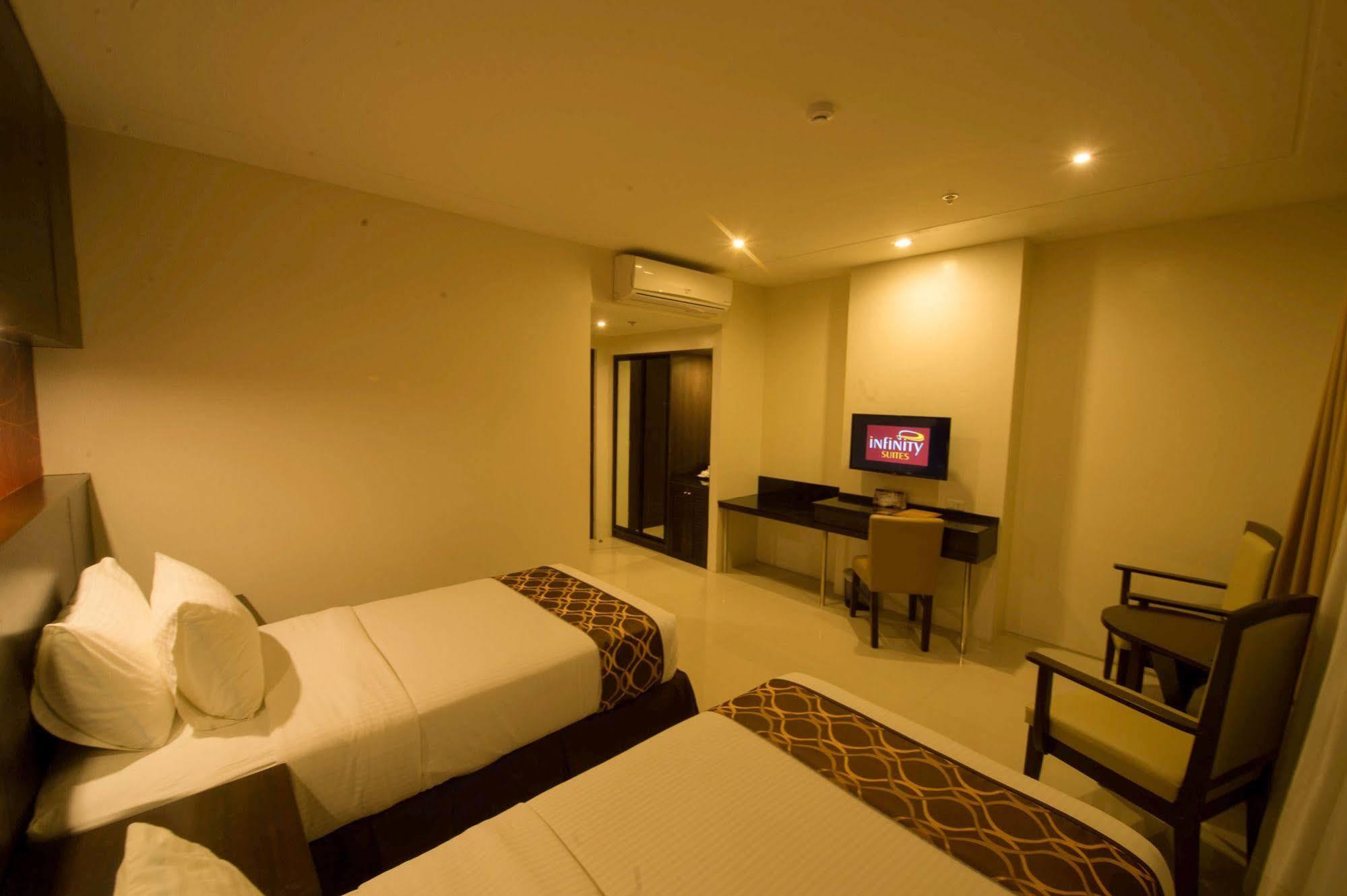 Infinity Suites Davao Exterior foto