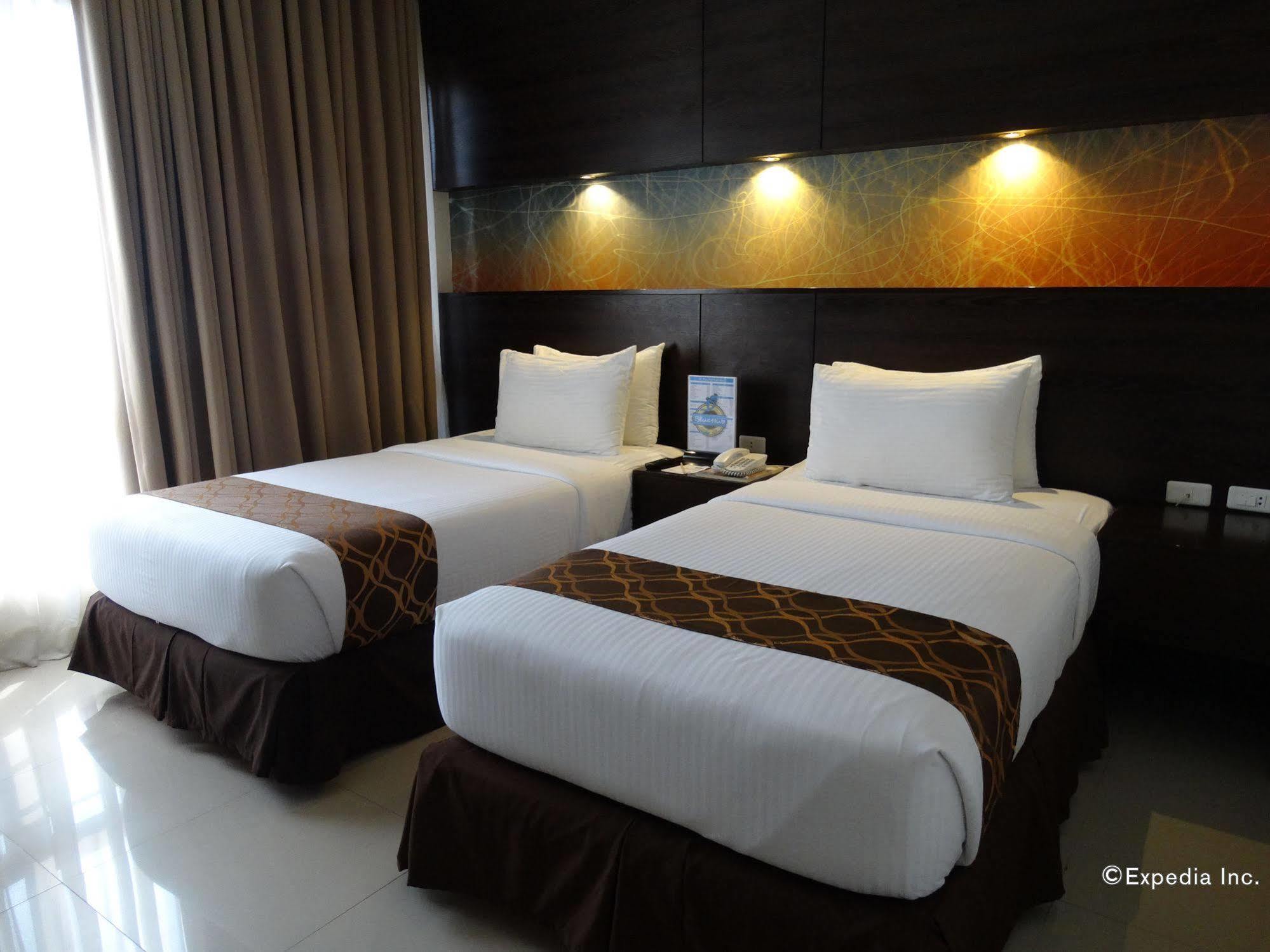 Infinity Suites Davao Exterior foto