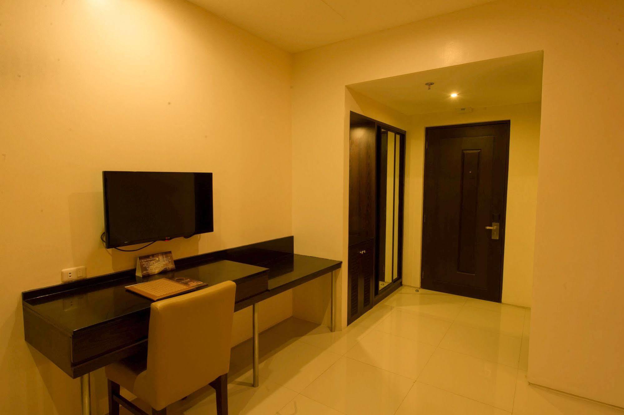 Infinity Suites Davao Exterior foto